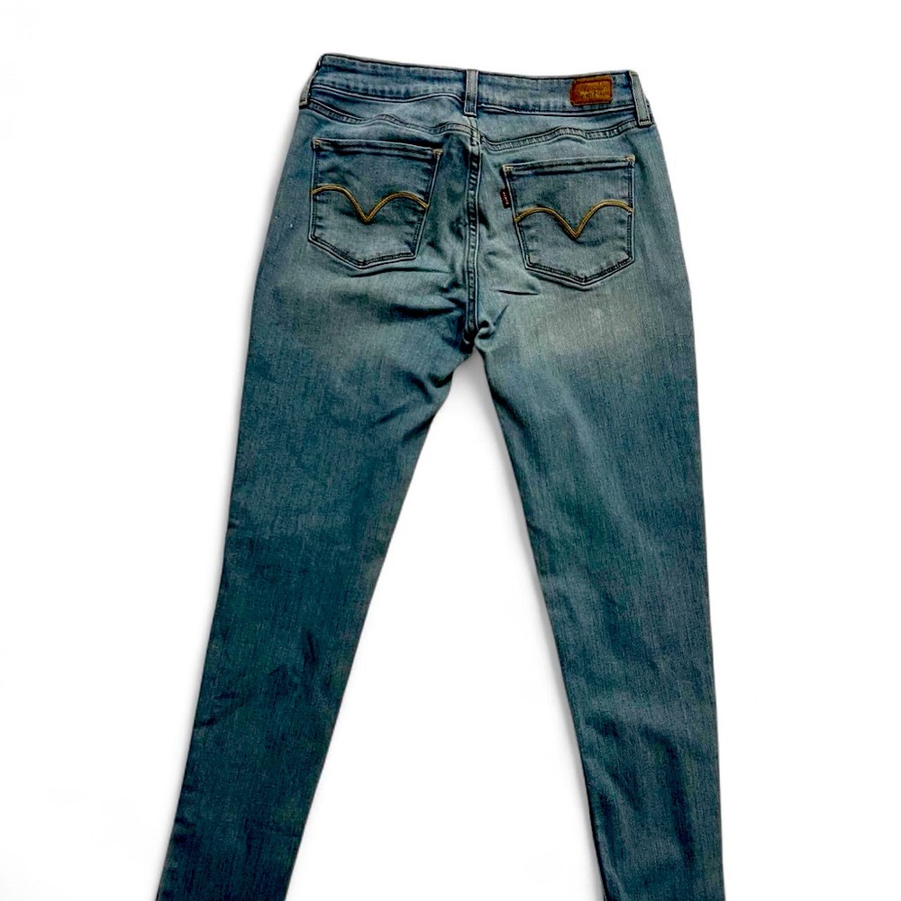 Levi’s Women’s Skinny Jeans – Euro 28 / US 6